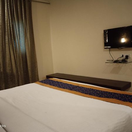Redfox Hotel- Aminjikarai Chennai Eksteriør bilde